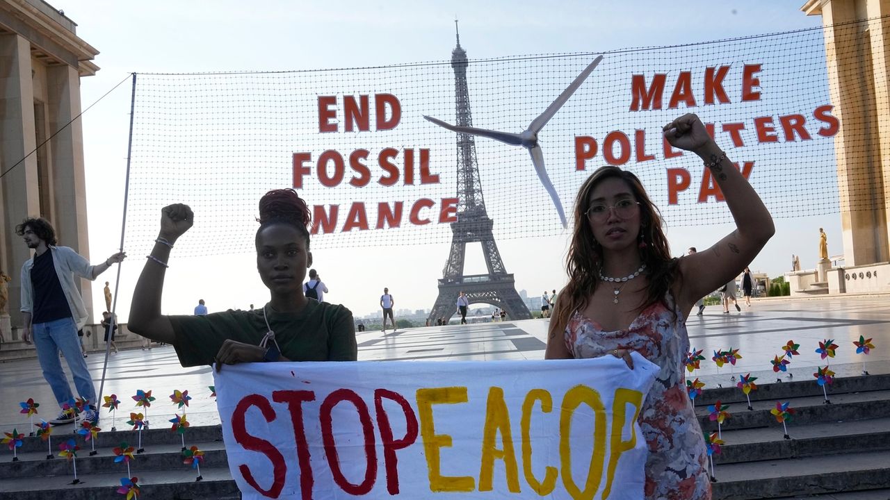 The Paris summit on finance and climate comes to an end. Time for concrete steps?