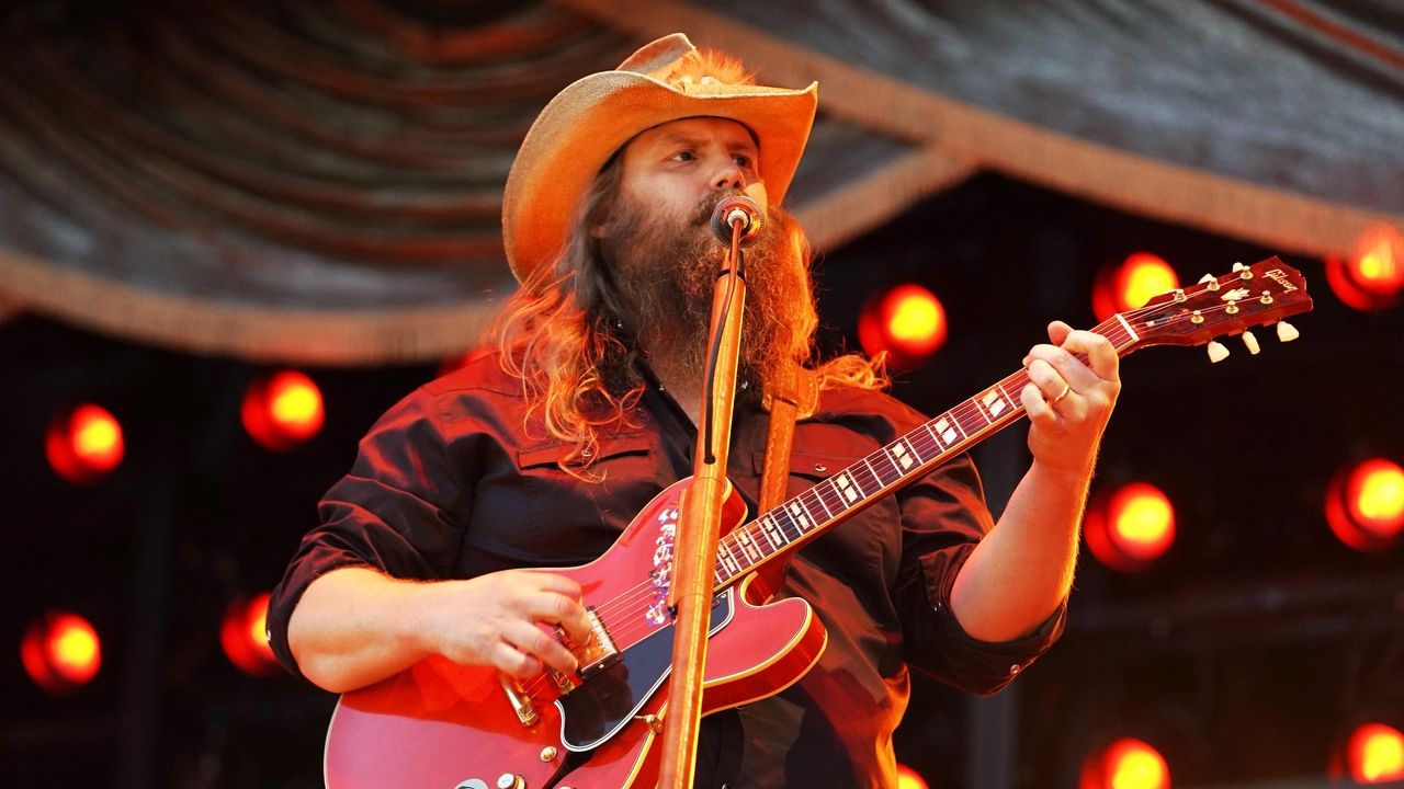 Chris Stapleton sets October show at UBS Arena Newsday