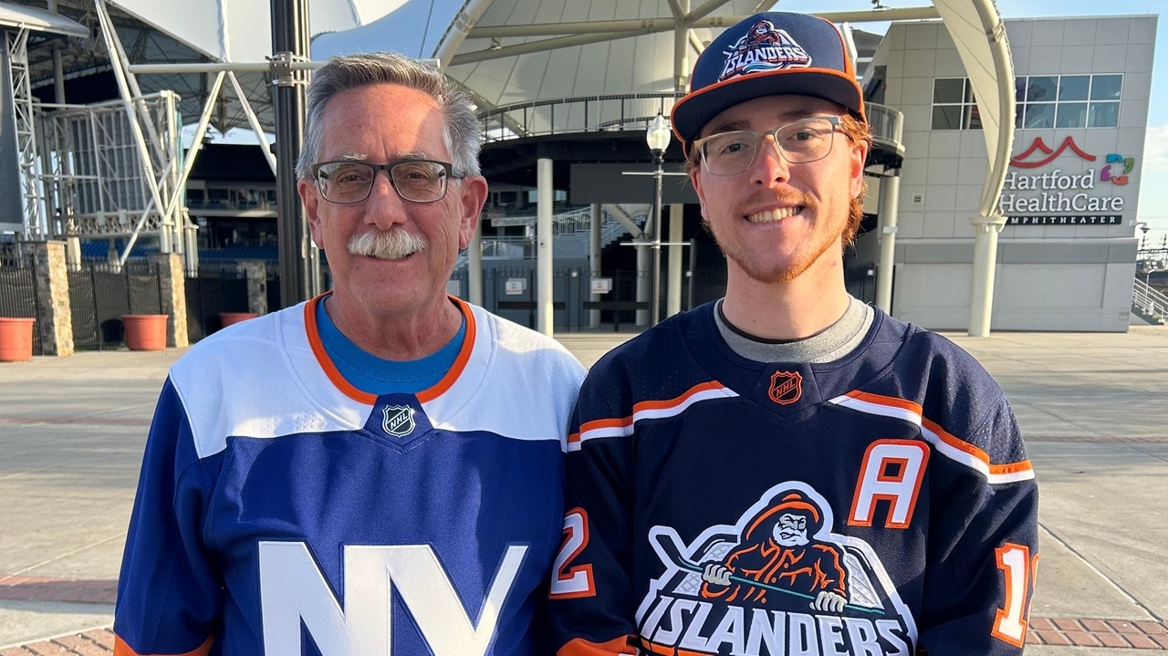 Long Islanders make trek to Bridgeport to see AHL team in playoffs ...