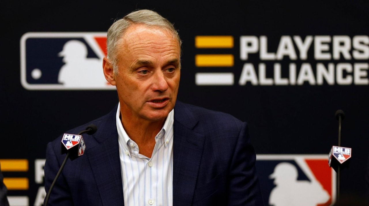 Manfred: Start of substance crackdown going 'very well