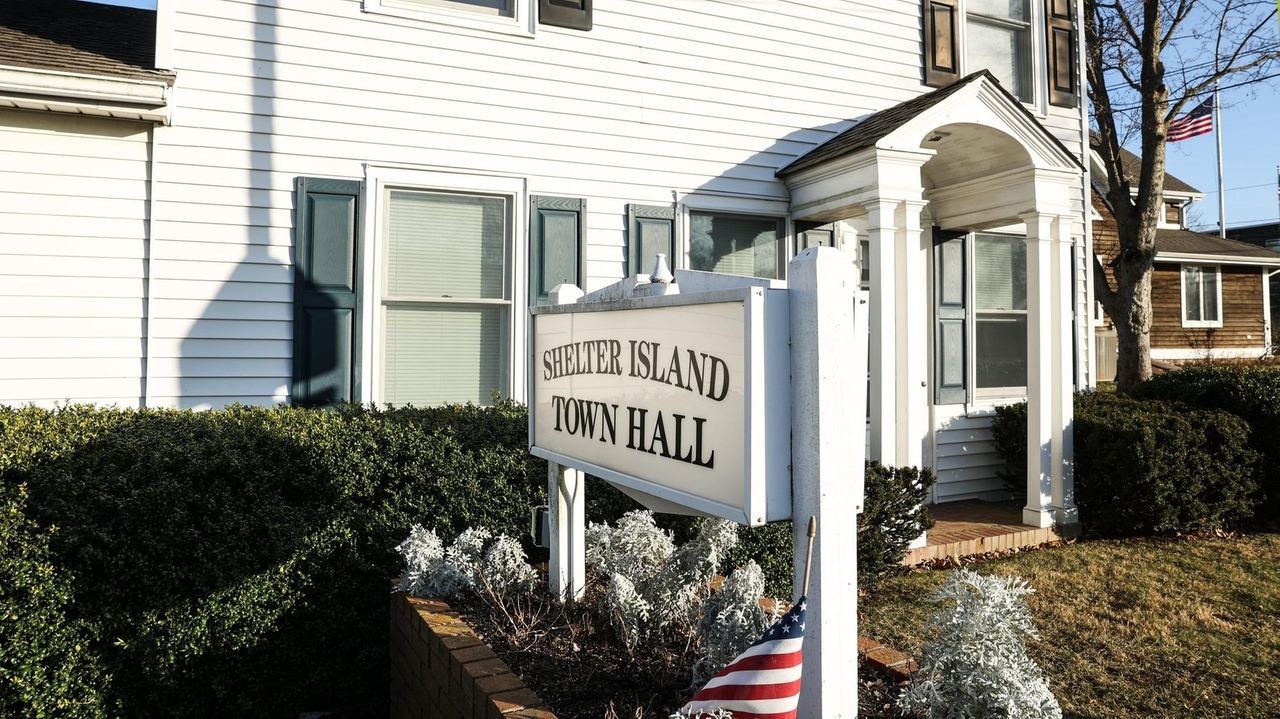 A pause on Shelter Island dock permits as officials review town code ...