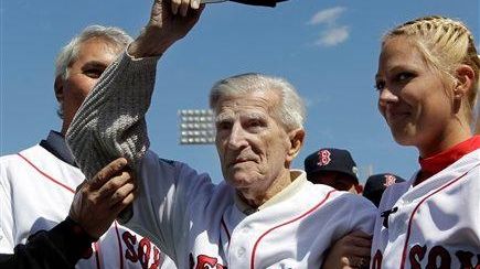 Beloved Red Sox great Johnny Pesky dies at 92