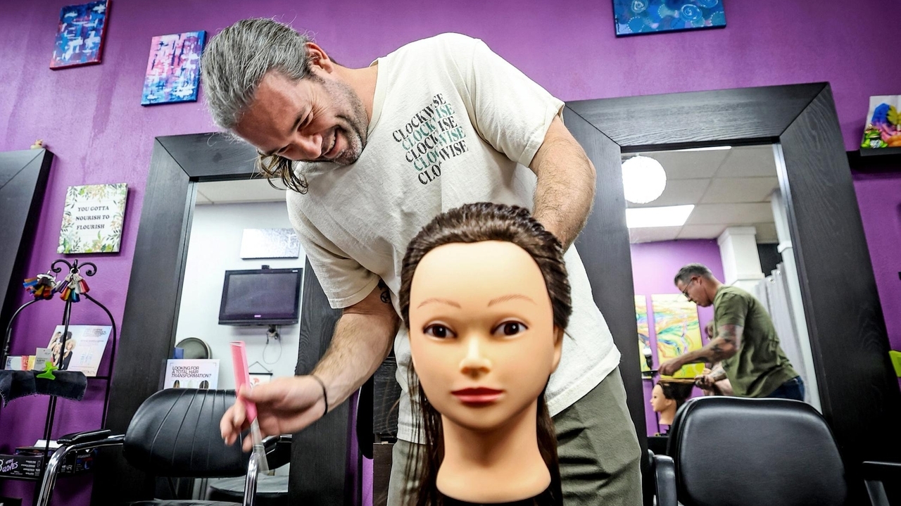 Babylon's Village Vanity salon class teaches dads to do daughters' hair