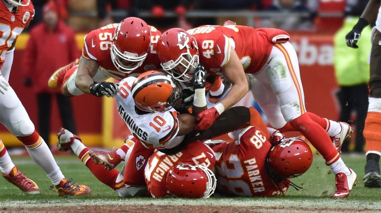 Kansas City Chiefs Clinch Playoff Spot After Beating Cleveland Browns ...