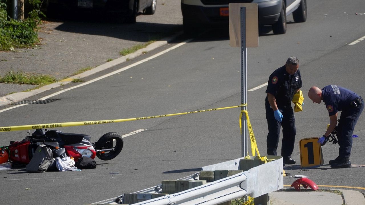 Northern Boulevard crash kills motorcyclist in Roslyn Newsday
