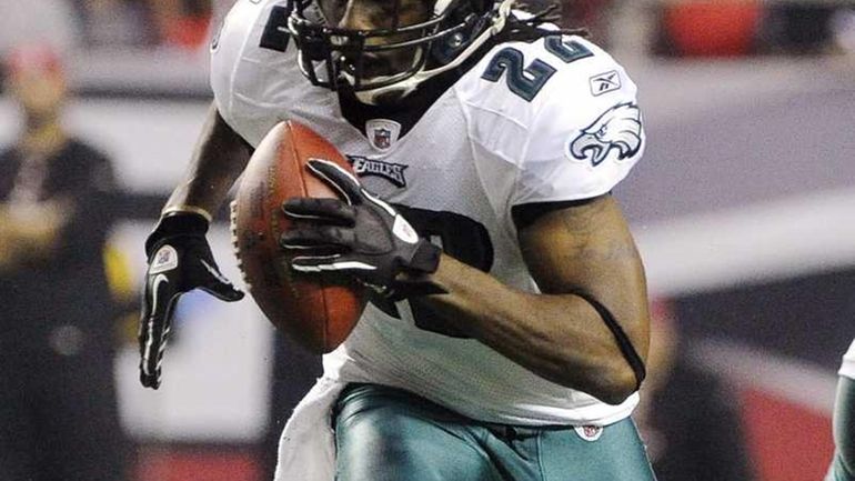 Asante Samuel dealt by Eagles to Falcons 