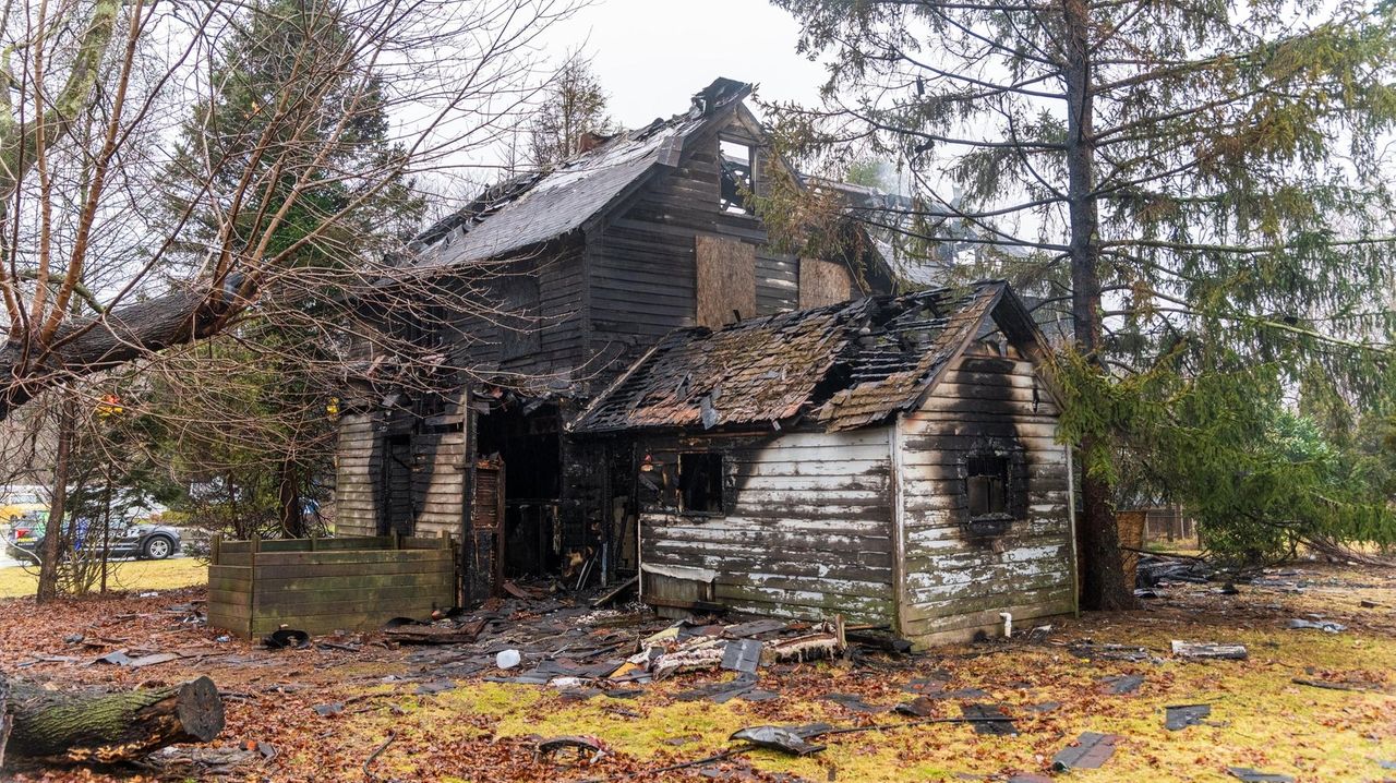 Man's body found after fire in abandoned Moriches house Newsday