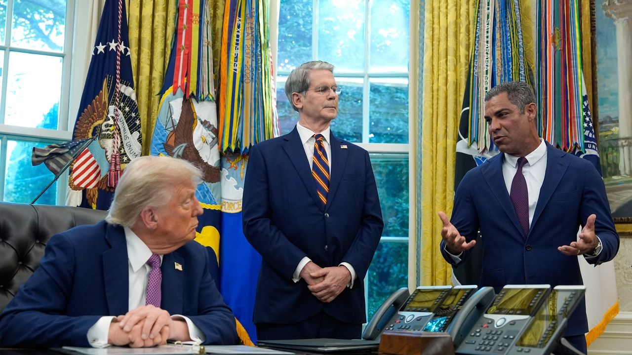 https://cdn.newsday.com/ace/c:ODJiNmY4NzMtOWM0Zi00:NjBhZmFhNDAtZGY5MC00/landscape/1280