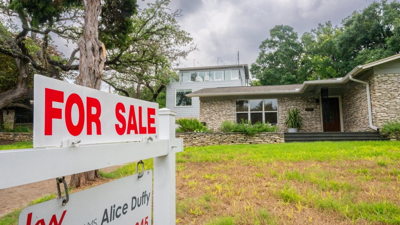 Average mortgage rates drops below 7% for first time in a month - Vimarsana News