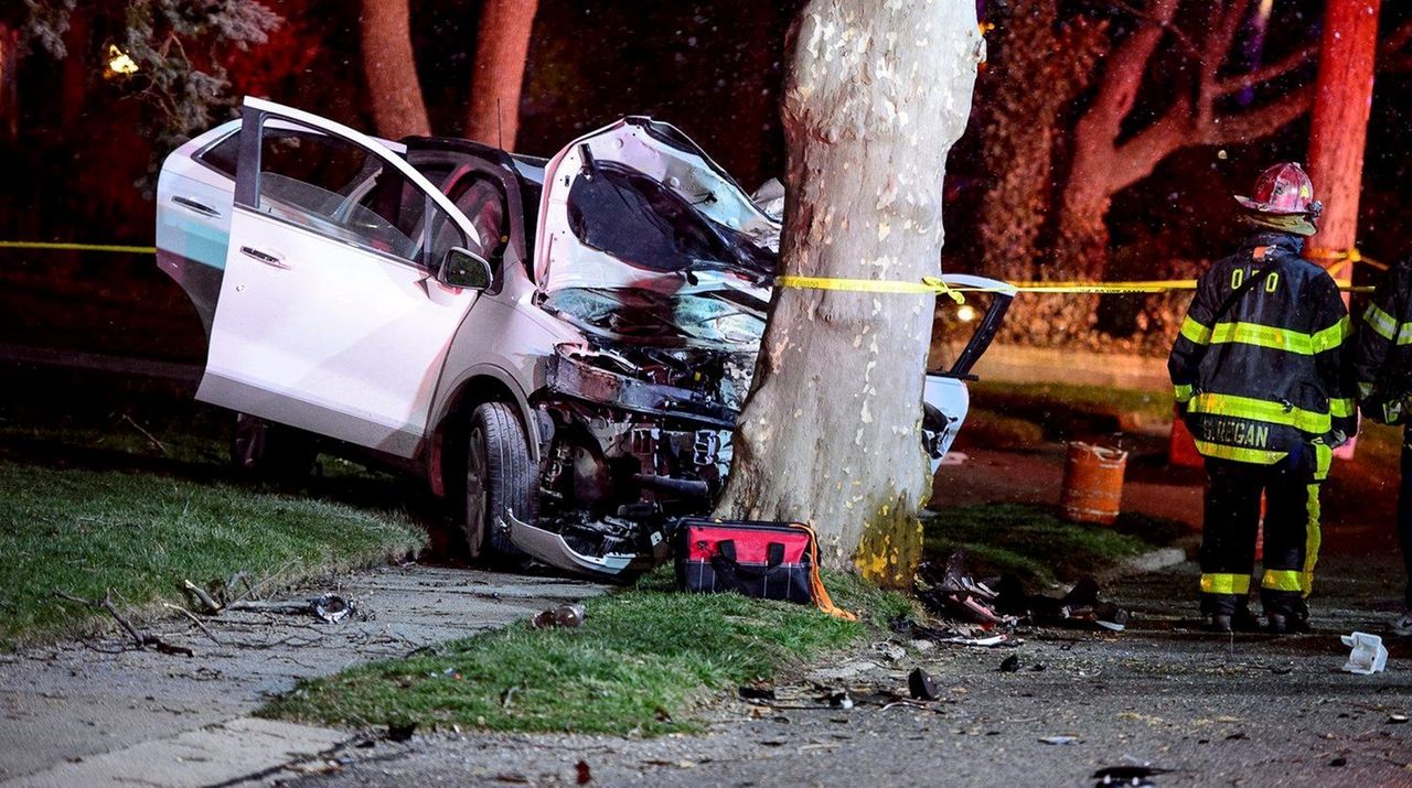 Baldwin crash critically injures teen, cops say Newsday