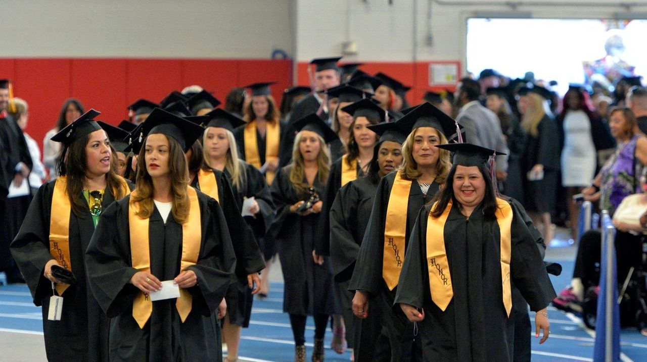 Briarcliffe College 2016 commencement - Newsday