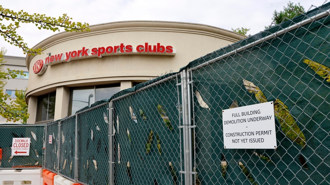Apartments, retail planned at former NY Sports Club in Great Neck Plaza