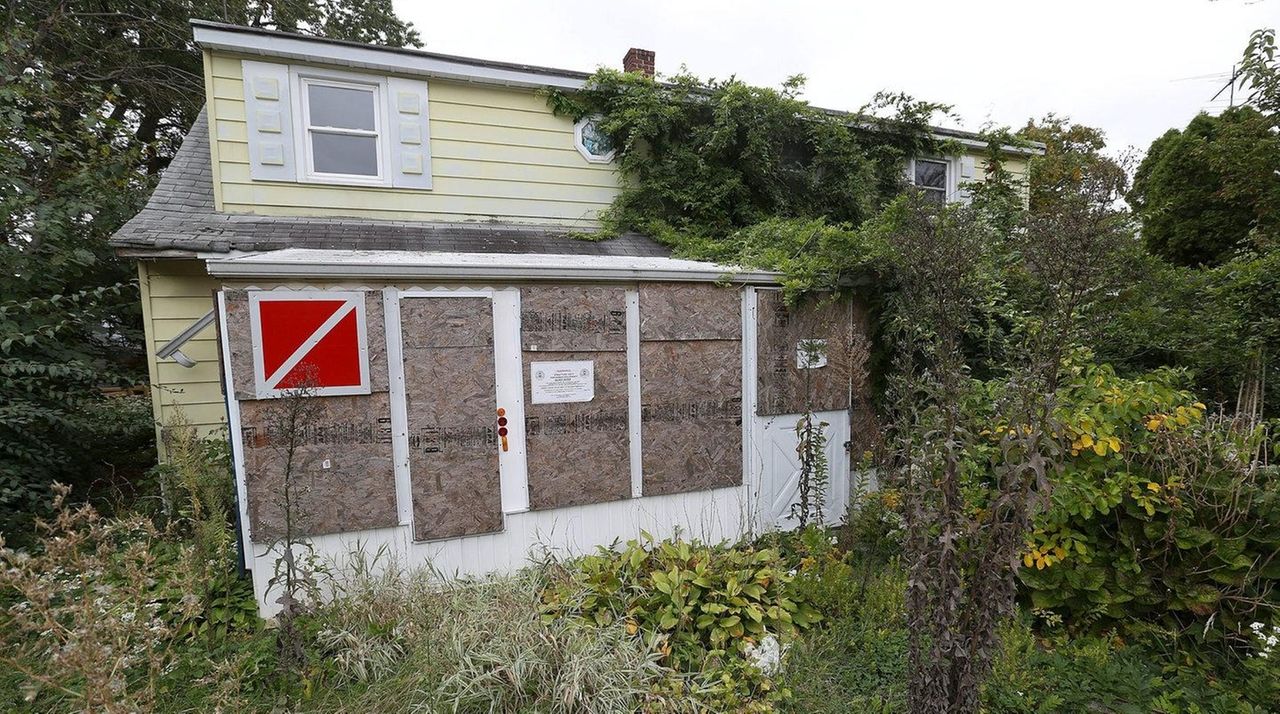 Zombie house legislation passed by state on LI Newsday