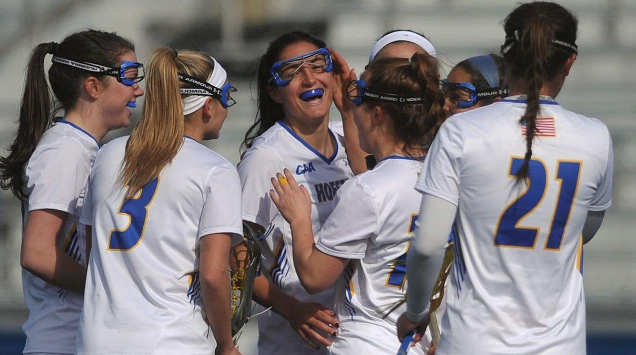 Alyssa Parrella, Alexa Mattera help Hofstra rout Bucknell in women’s