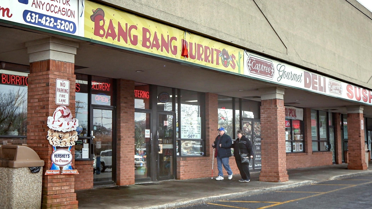 Fast casual Mexican chain Bang Bang Burritos signs lease on new location in Oceanside