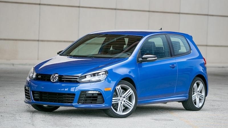 2012 Volkswagen Golf R surpasses competitors with interior, styling ...