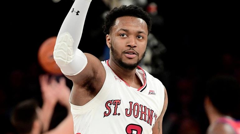 Shamorie Ponds of the St. John's Red Storm celebrates a basket...