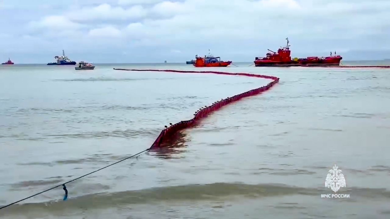 Russia forms an emergency task force as Kerch Strait oil spill ...