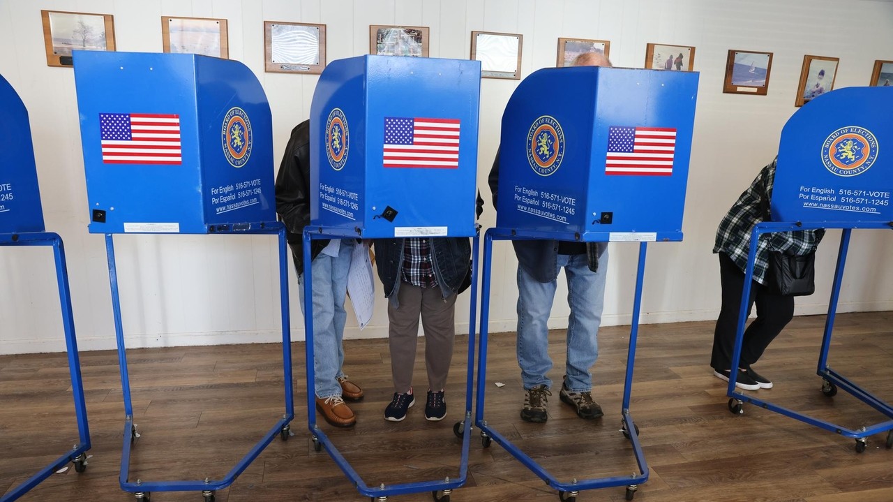 Poll finds Democratic enthusiasm eclipses Republicans' in battleground ...