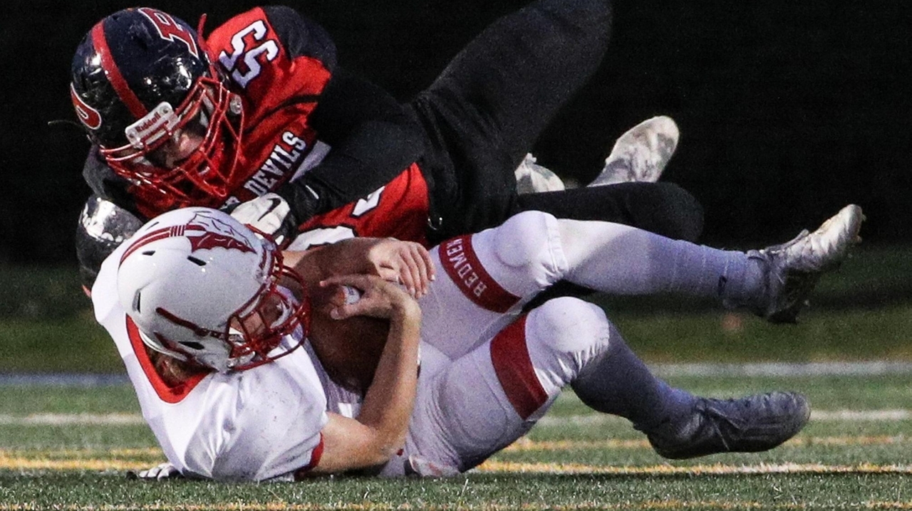 LIC champion Plainedge in victory formation the entire season - Newsday
