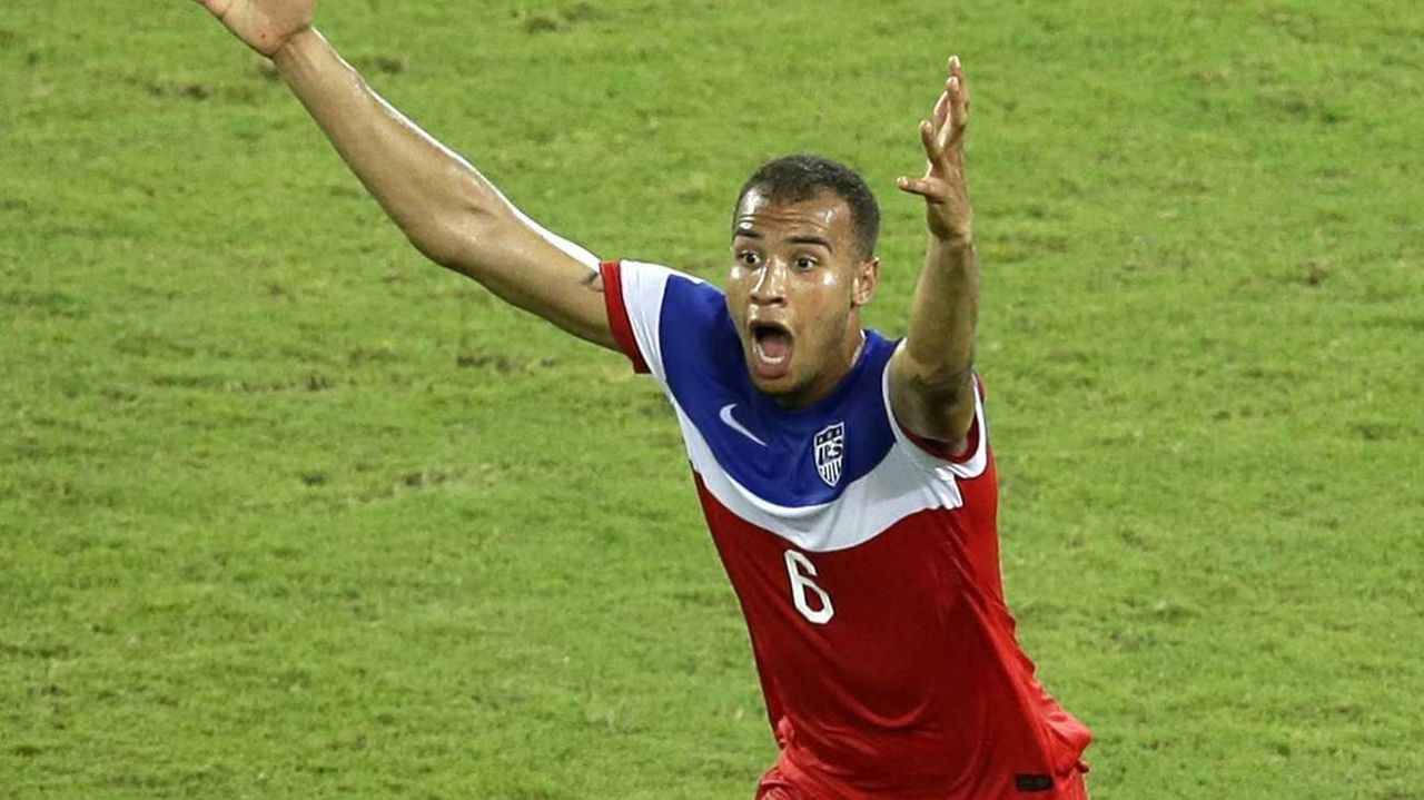 Clint Dempsey celebrates for USA 2014 World Cup