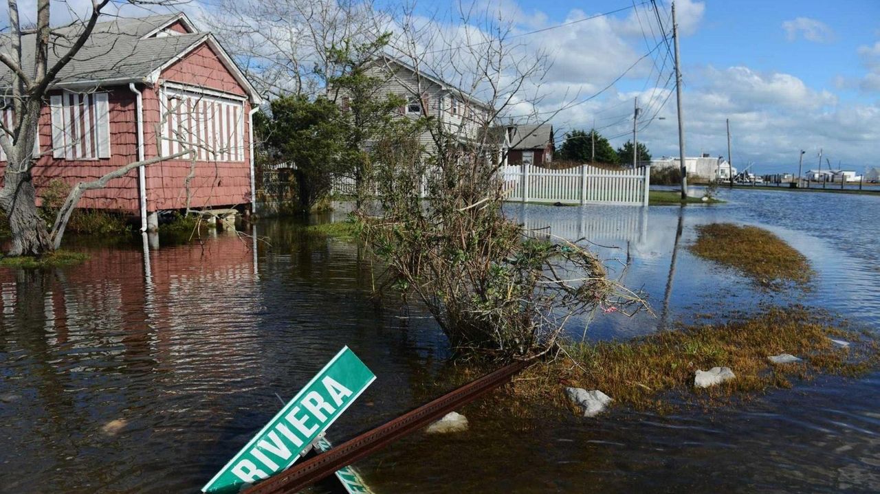 What could warmer waters mean for the future of LI's hurricane season