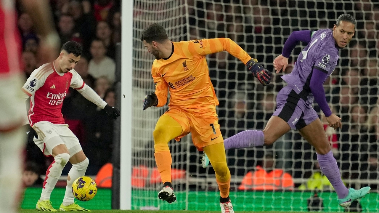 Premier League title race gets a lot tighter as Arsenal beats Liverpool ...