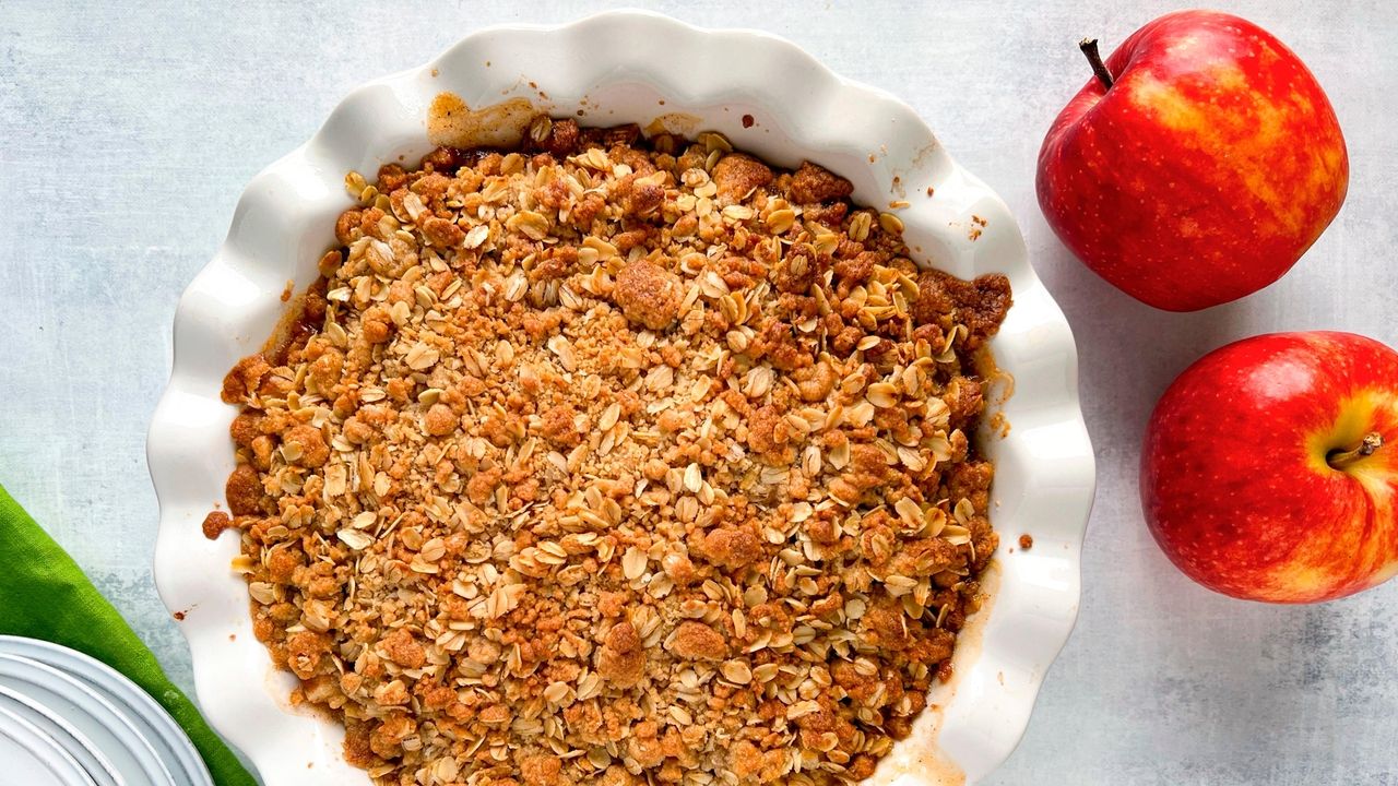 Easy Thanksgiving dessert recipe: Apple crisp