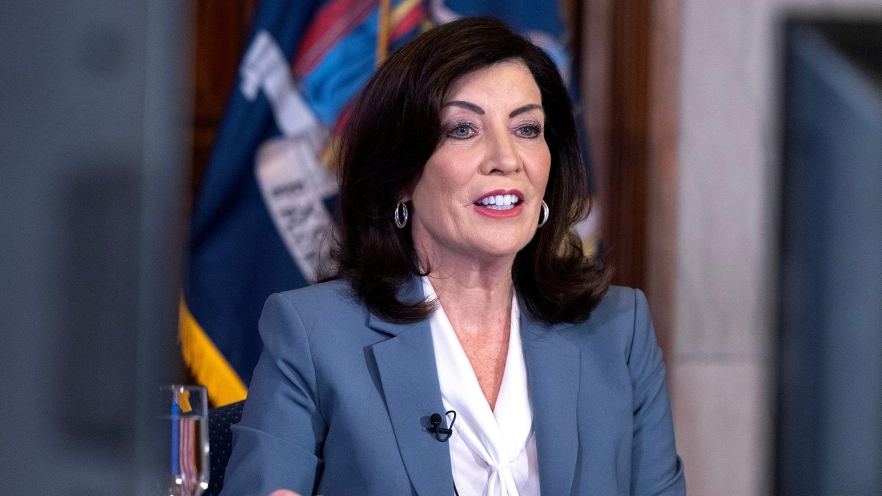 Albany budget talks: New push for higher minimum wage - Vimarsana News