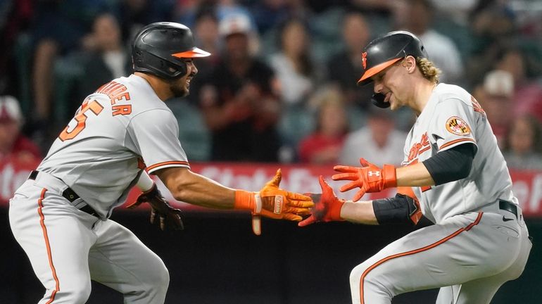 O's 1B Ryan Mountcastle exits game Wednesday night; shoulder