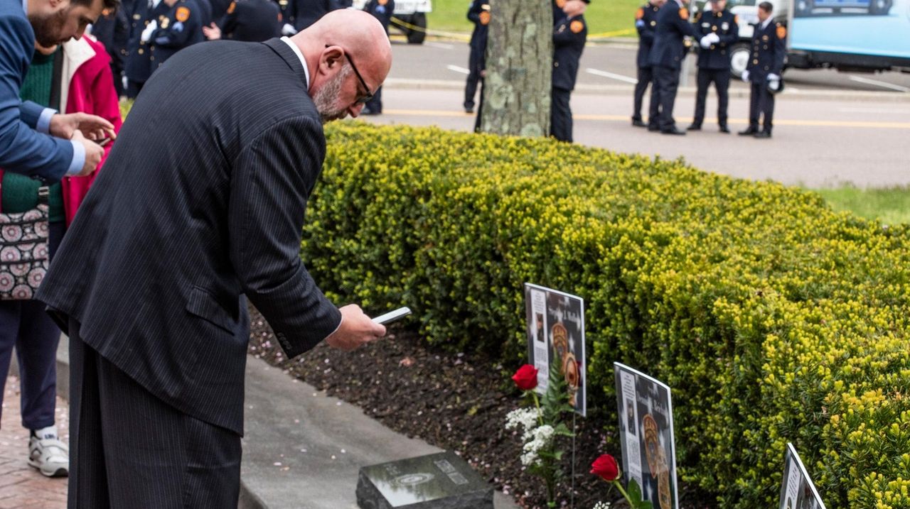 Suffolk PD ceremony honors 3 fallen officers who served on Sept. 11 ...