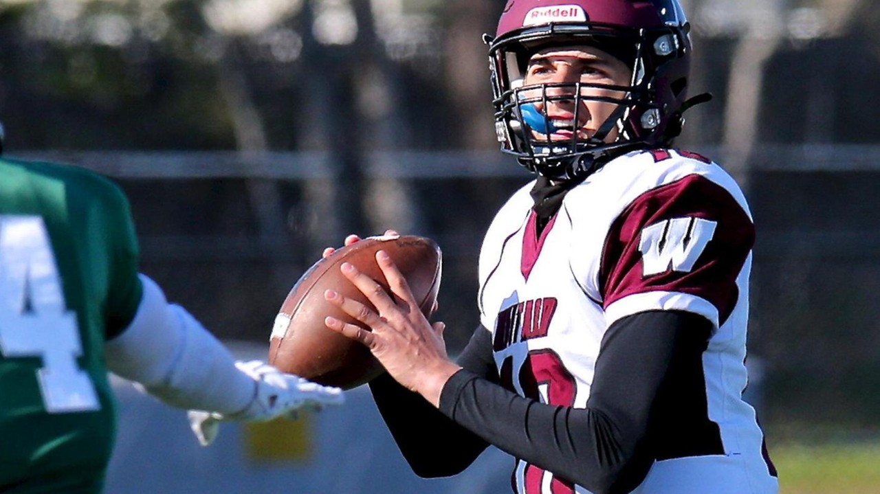 Suffolk Division I football Week 6 recap - Newsday