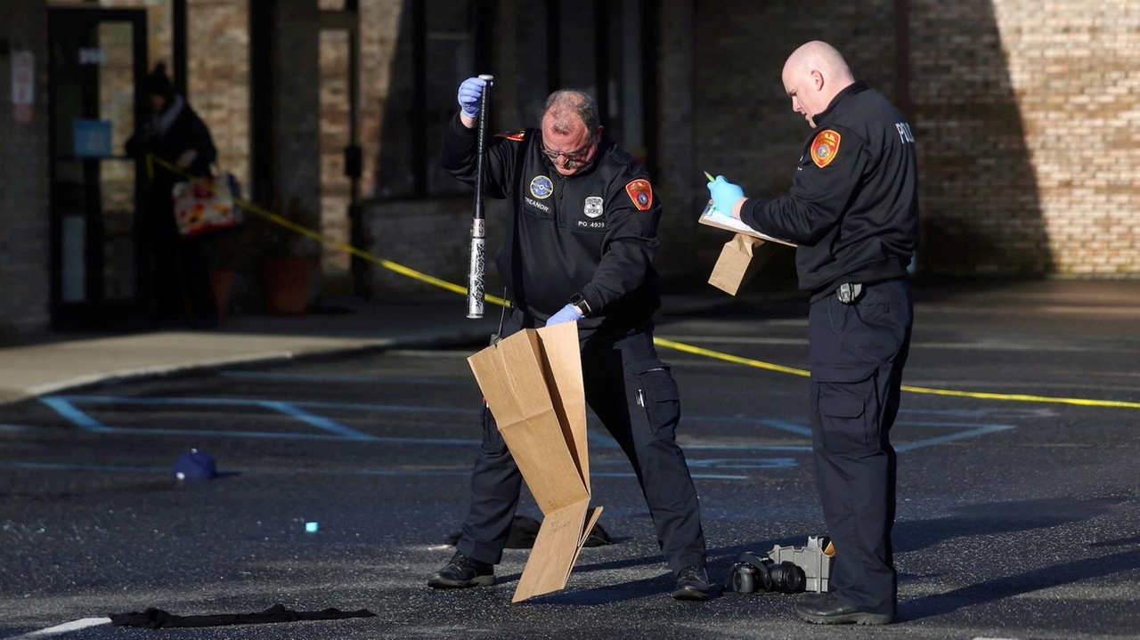 3 men in Smithtown attacked by group with baseball bat, police say