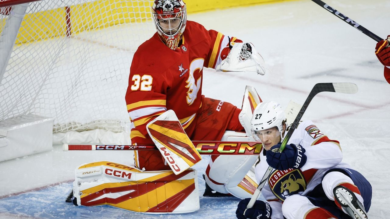 Dustin Wolf makes 32 saves, Flames hand Panthers their 2nd straight shutout with 3-0 win