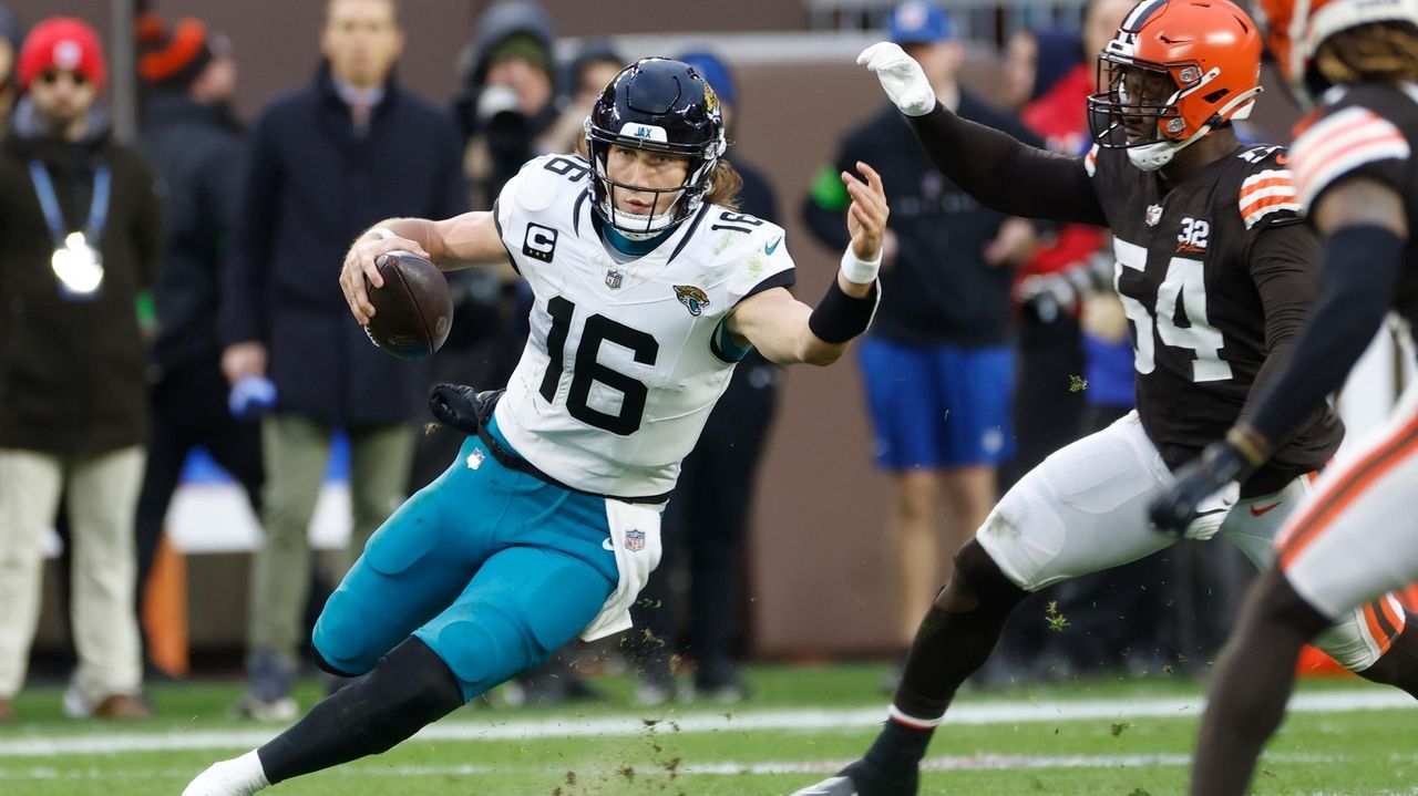 Trevor Lawrence's Injured Ankle Holds Up, Jaguars Collapse Under Litany ...