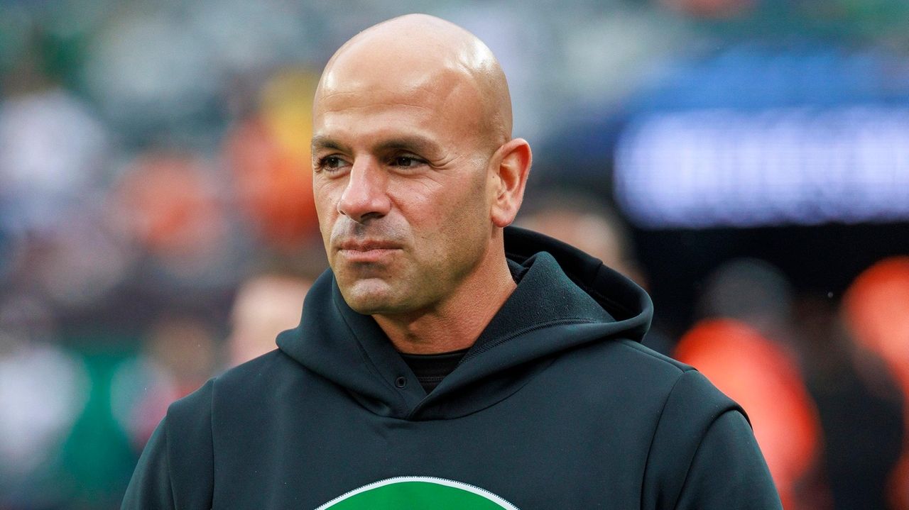 Robert Saleh Tore Into Jets Offensive Line With Expletive-Heavy Rant on  'Hard Knocks' - Sports Illustrated