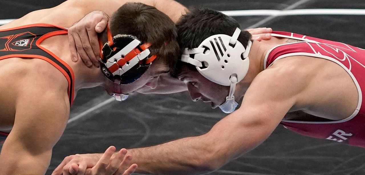 LI's Dellavecchia advances to NCAA wrestling final Newsday