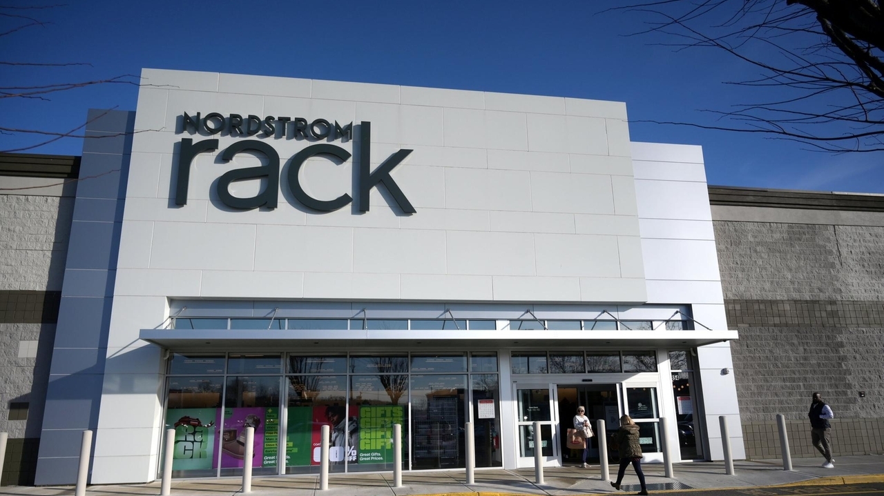 Nordstrom Rack in Bay Shore closes temporarily
