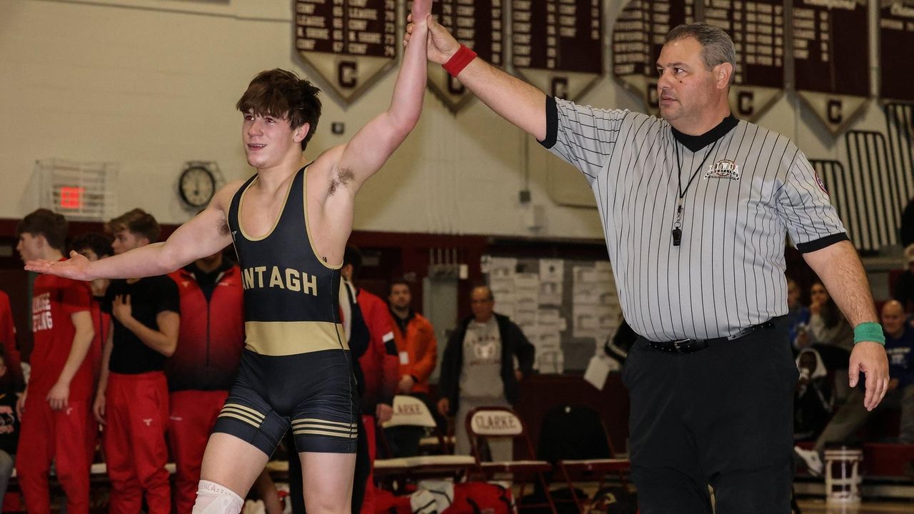 Clem twins lead Wantagh wrestling to dual meet victory - Newsday