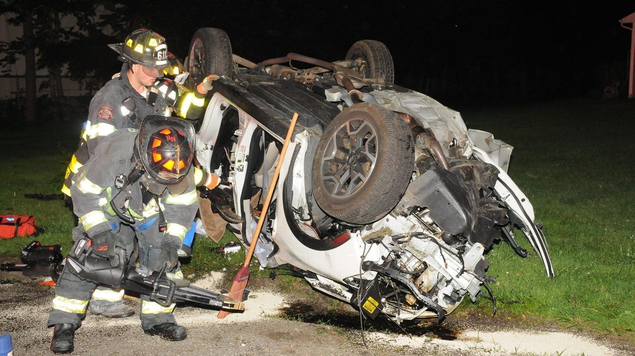 Driver trapped in vehicle, seriously hurt in Melville crash, fire