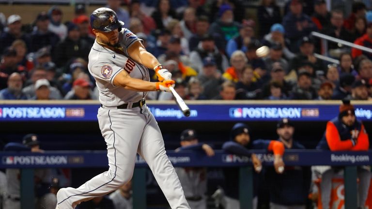 José Abreu homers again to power the Astros past the Twins 3-2 and into  their 7th straight ALCS - Newsday