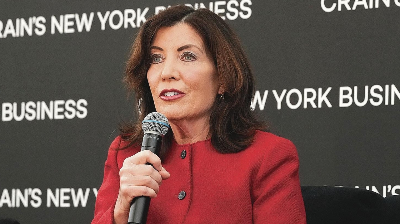 27 progressive community and labor groups pen letter to Hochul ahead of ...