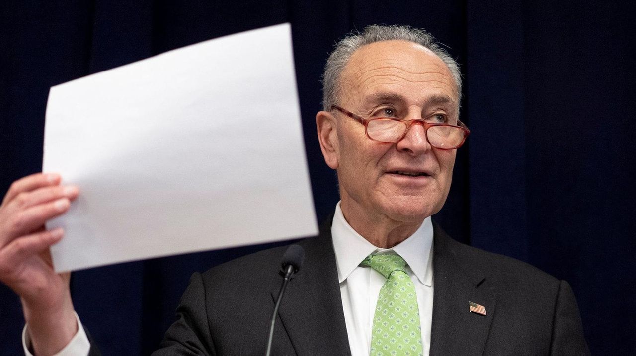 li-federal-workers-may-soon-be-eligible-for-paid-family-leave-schumer