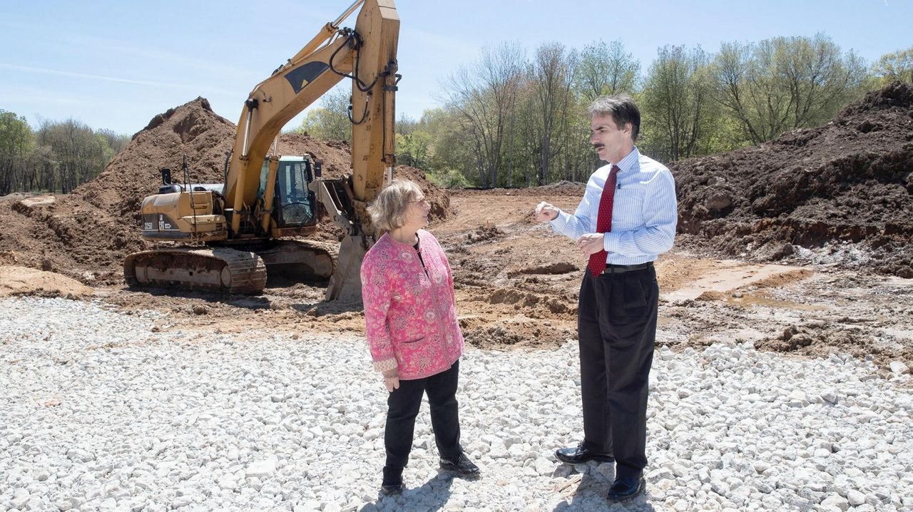 Southold Town housing advisory commission goes from 10 members to seven