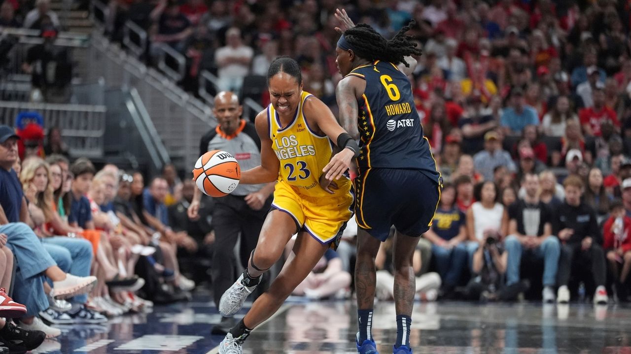 Azura Stevens' double-double lifts Sparks over Fever 89-87