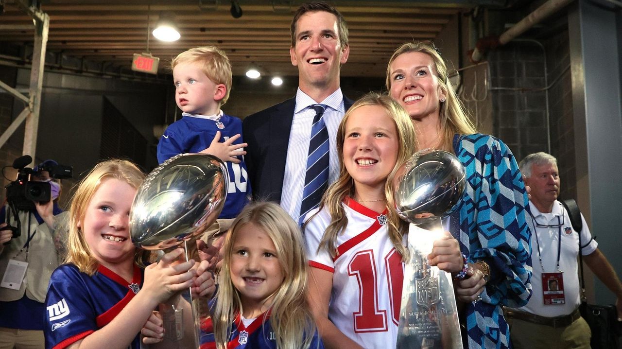 Ole Miss to retire Eli Manning's No. 10 jersey this upcoming season