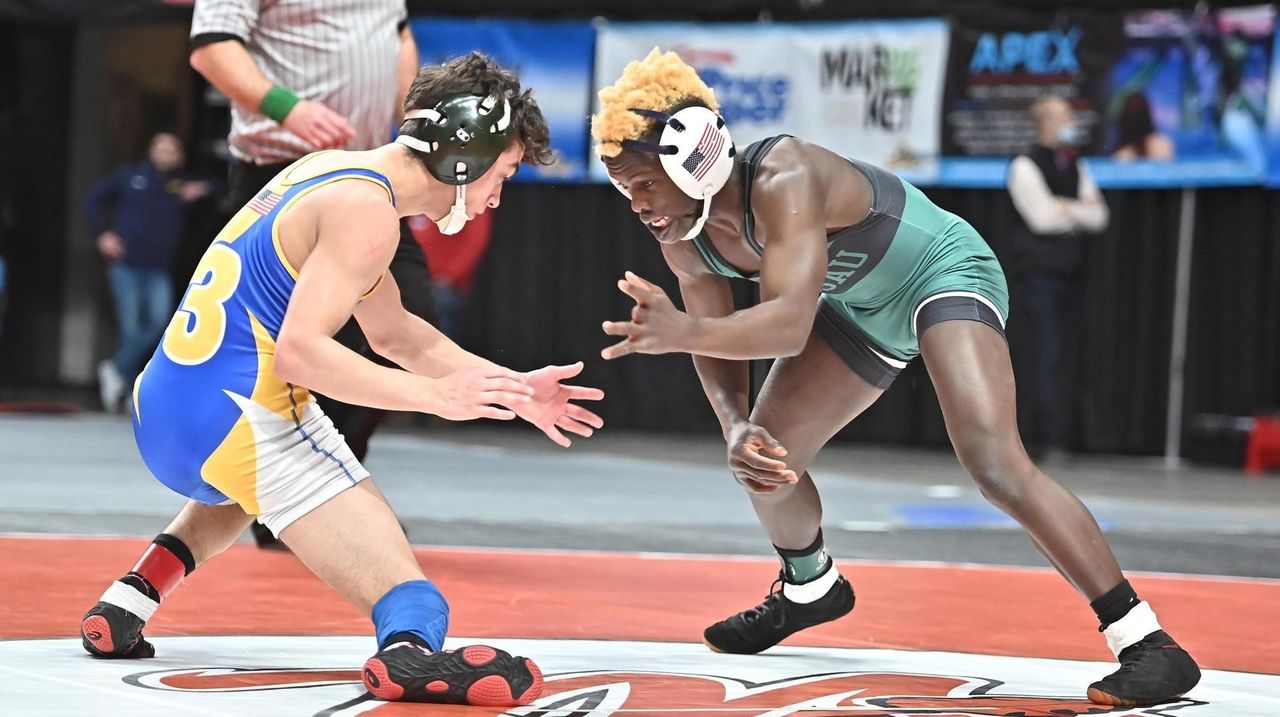 Photos Day 1 at the NY state wrestling tournament Newsday