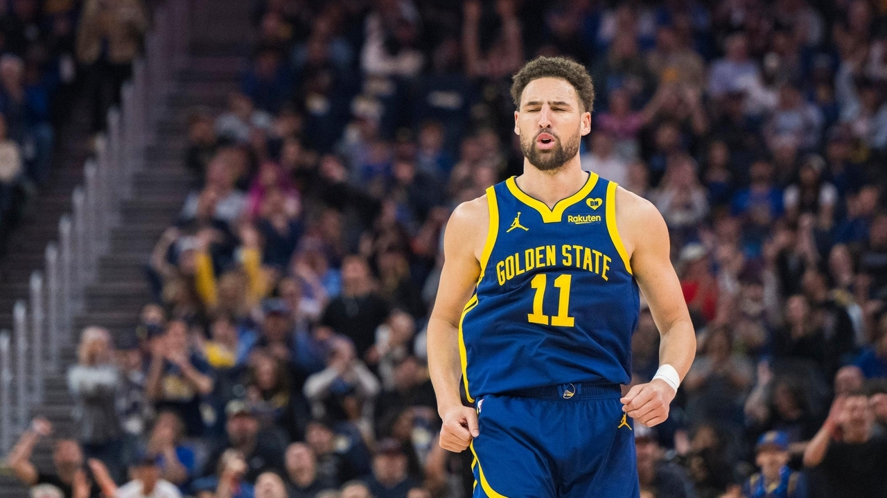 Klay Thompson scores 32 points as Stephen Curry rests, Warriors