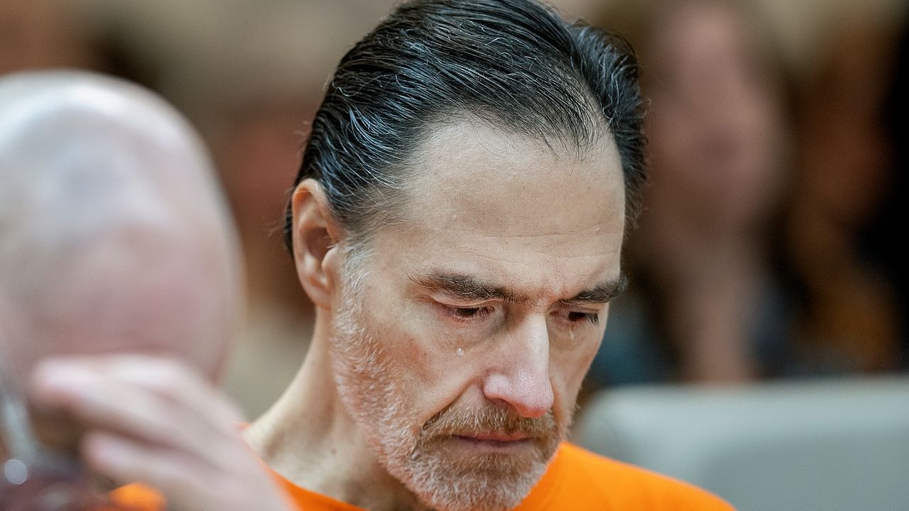Minnesota man gets 20 years for fatally stabbing teen, wounding others on Wisconsin river