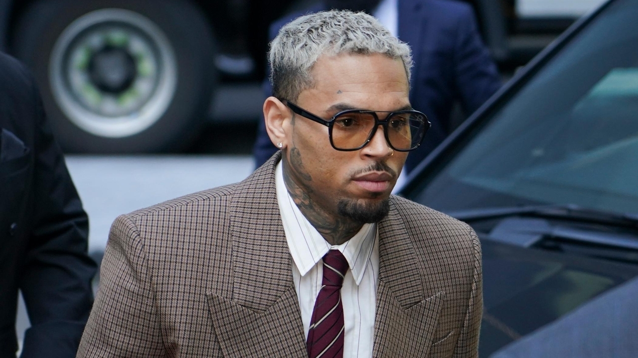 Singer Chris Brown pleads not guilty to 2 further charges over London ...